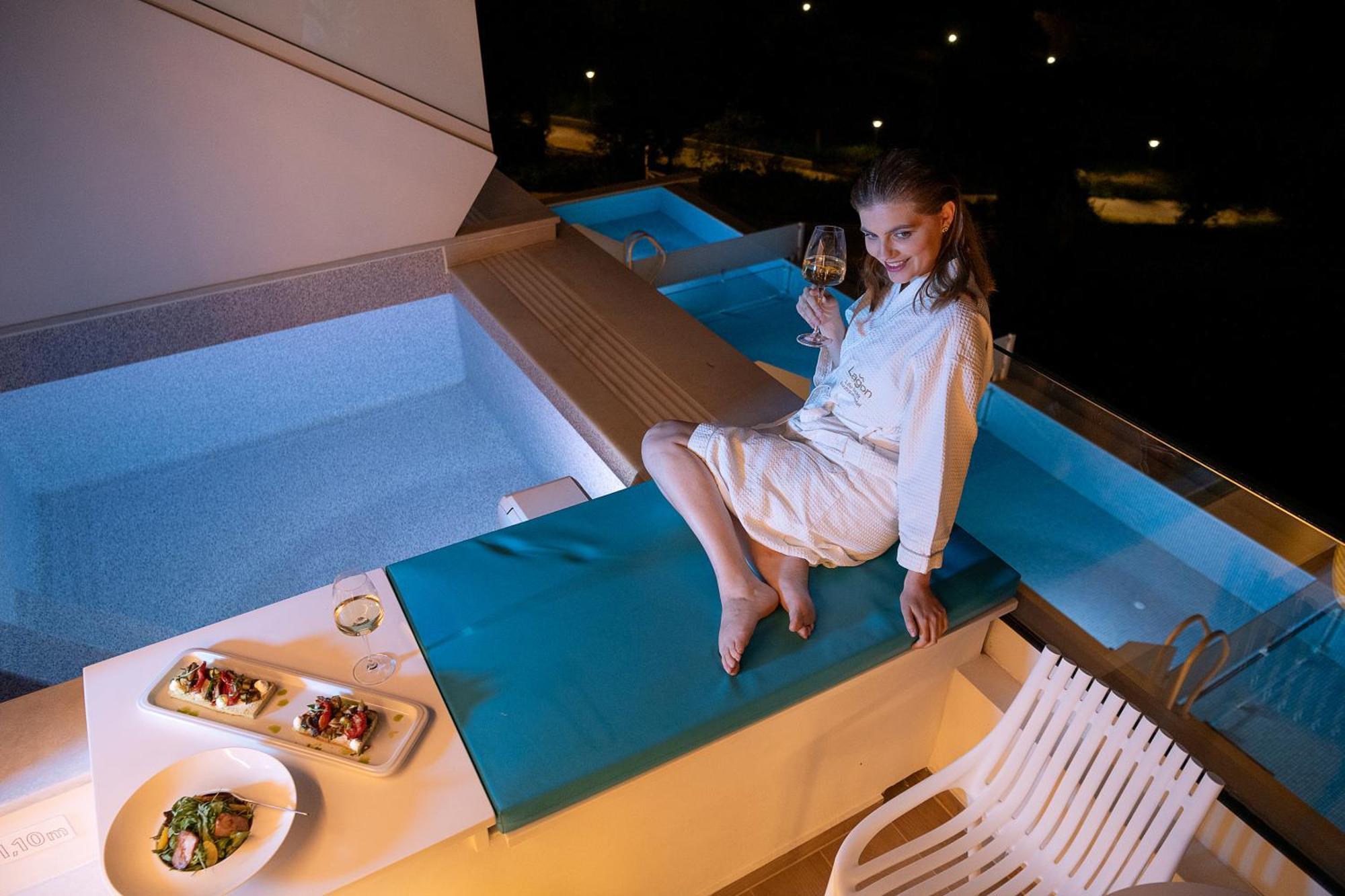 Lagon Life Spirit Boutique Hotel - Adults Only Chania  Exterior foto A woman in a bathrobe